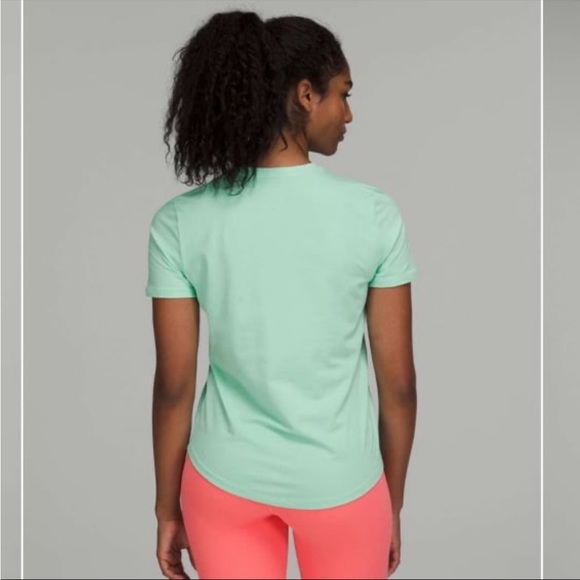 Beautiful Lululemon 3-piece Bundle. Size 6 - Picture 9 of 11